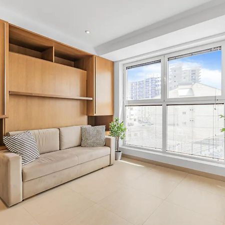 West One Studio Apartments 지브롤터 외부 사진
