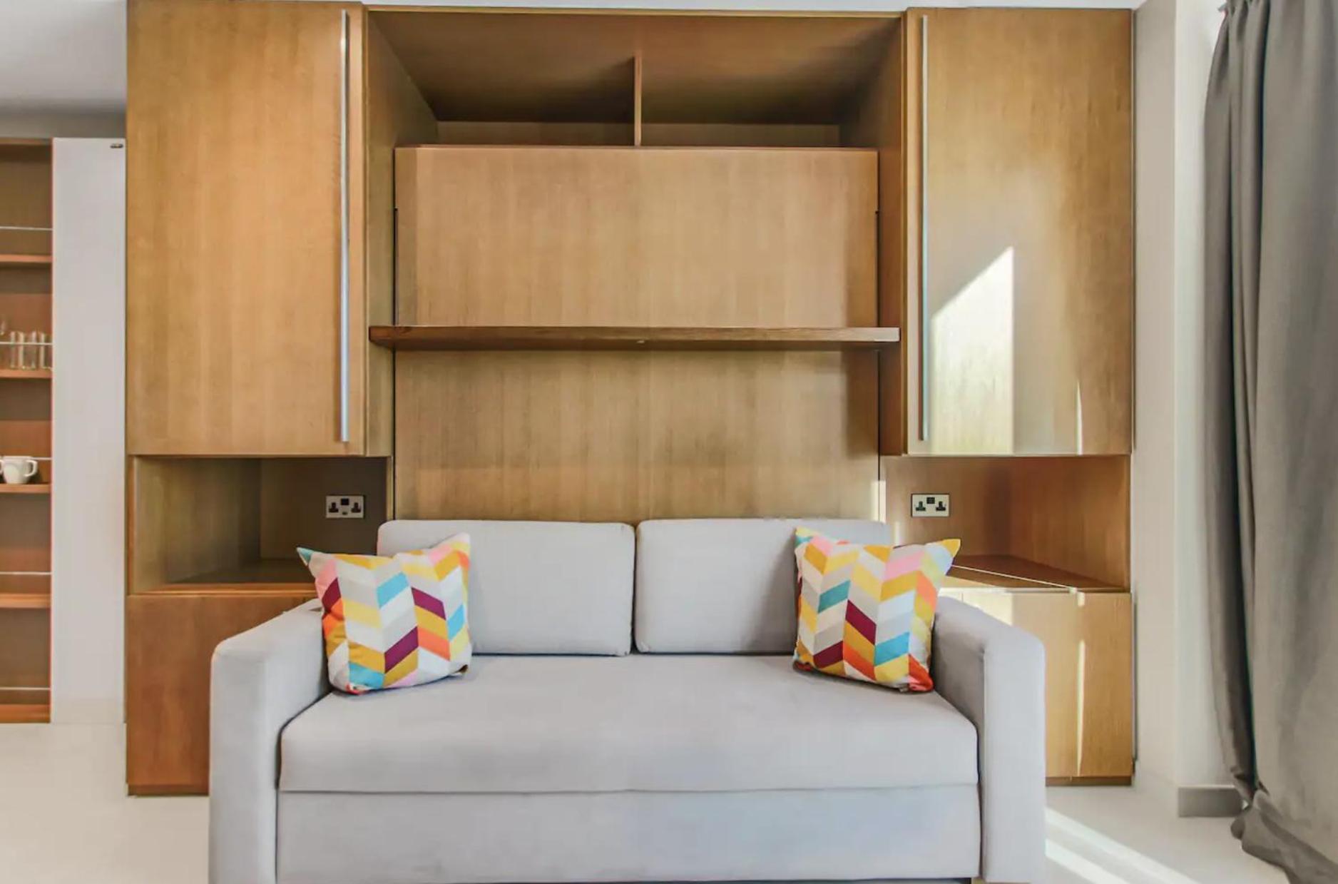 West One Studio Apartments 지브롤터 외부 사진