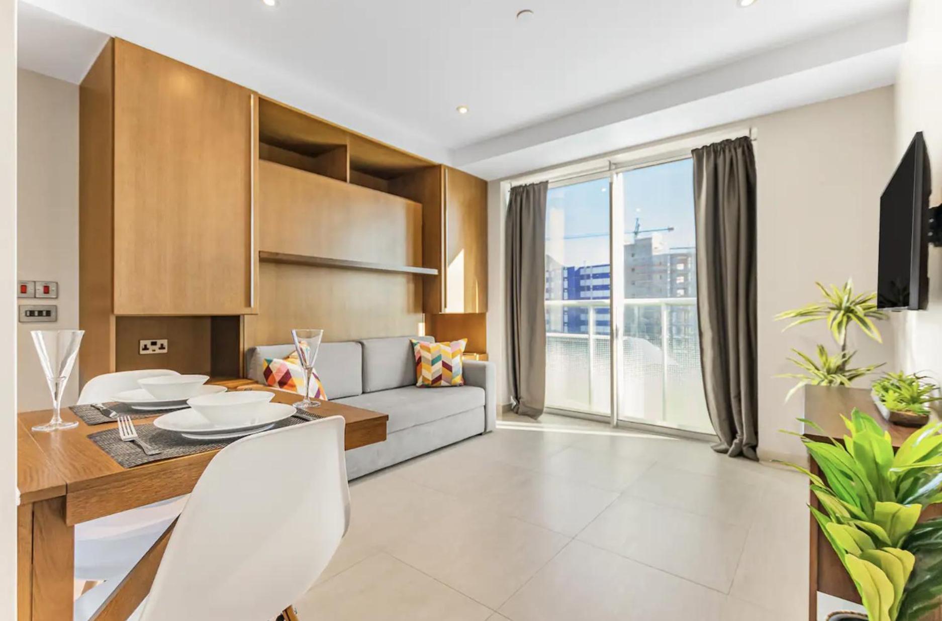 West One Studio Apartments 지브롤터 외부 사진