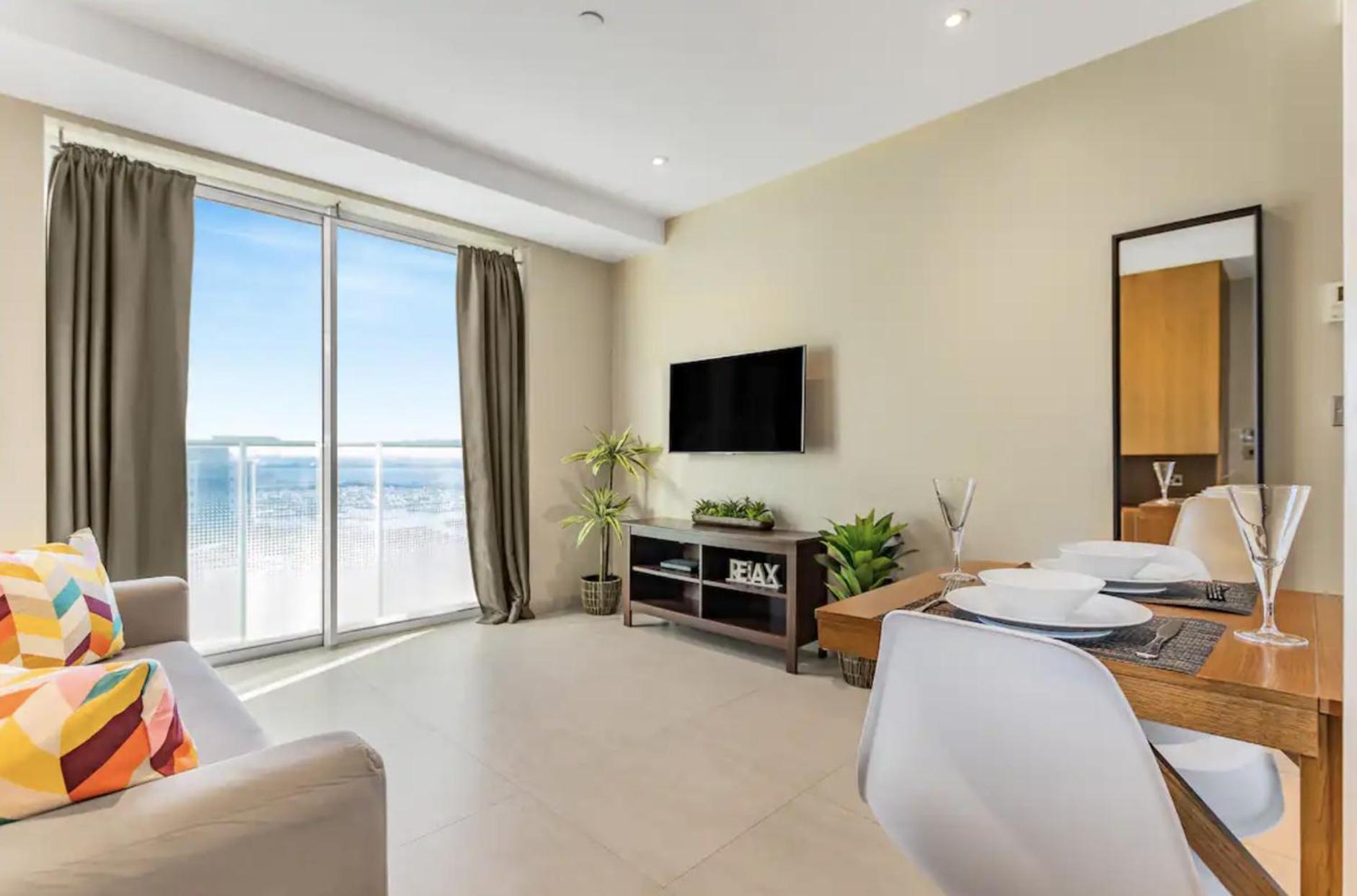 West One Studio Apartments 지브롤터 외부 사진