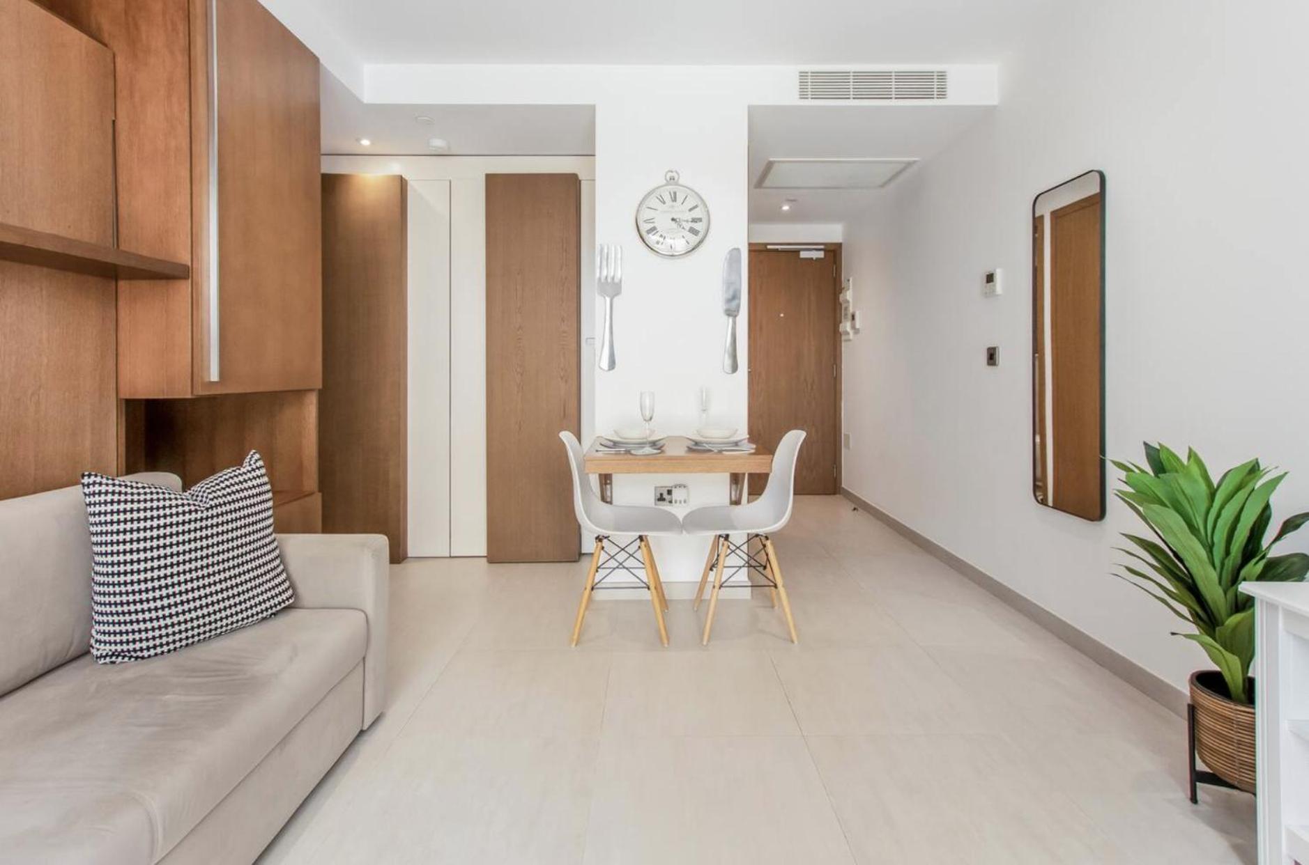West One Studio Apartments 지브롤터 외부 사진