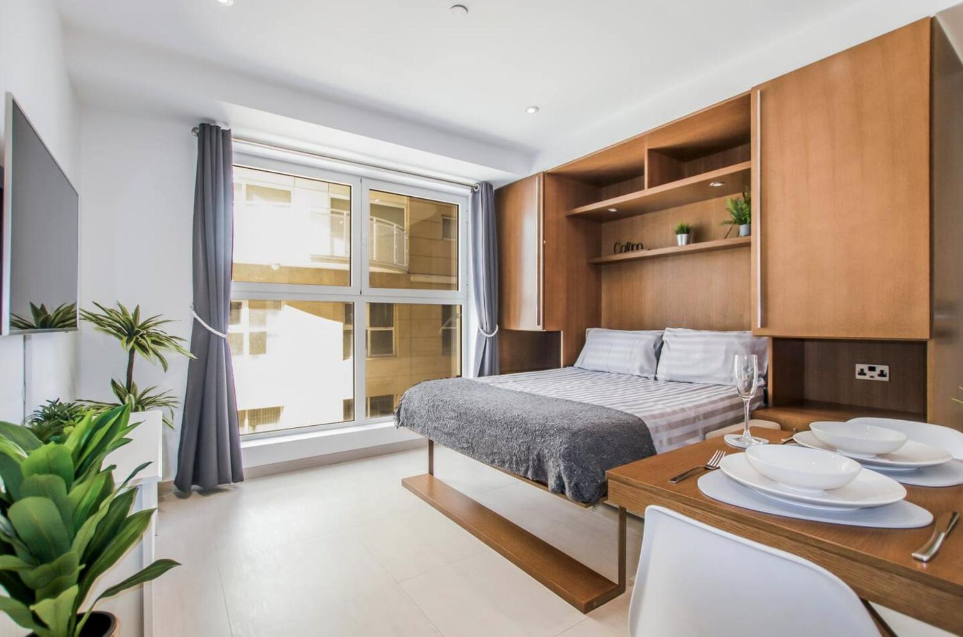 West One Studio Apartments 지브롤터 외부 사진