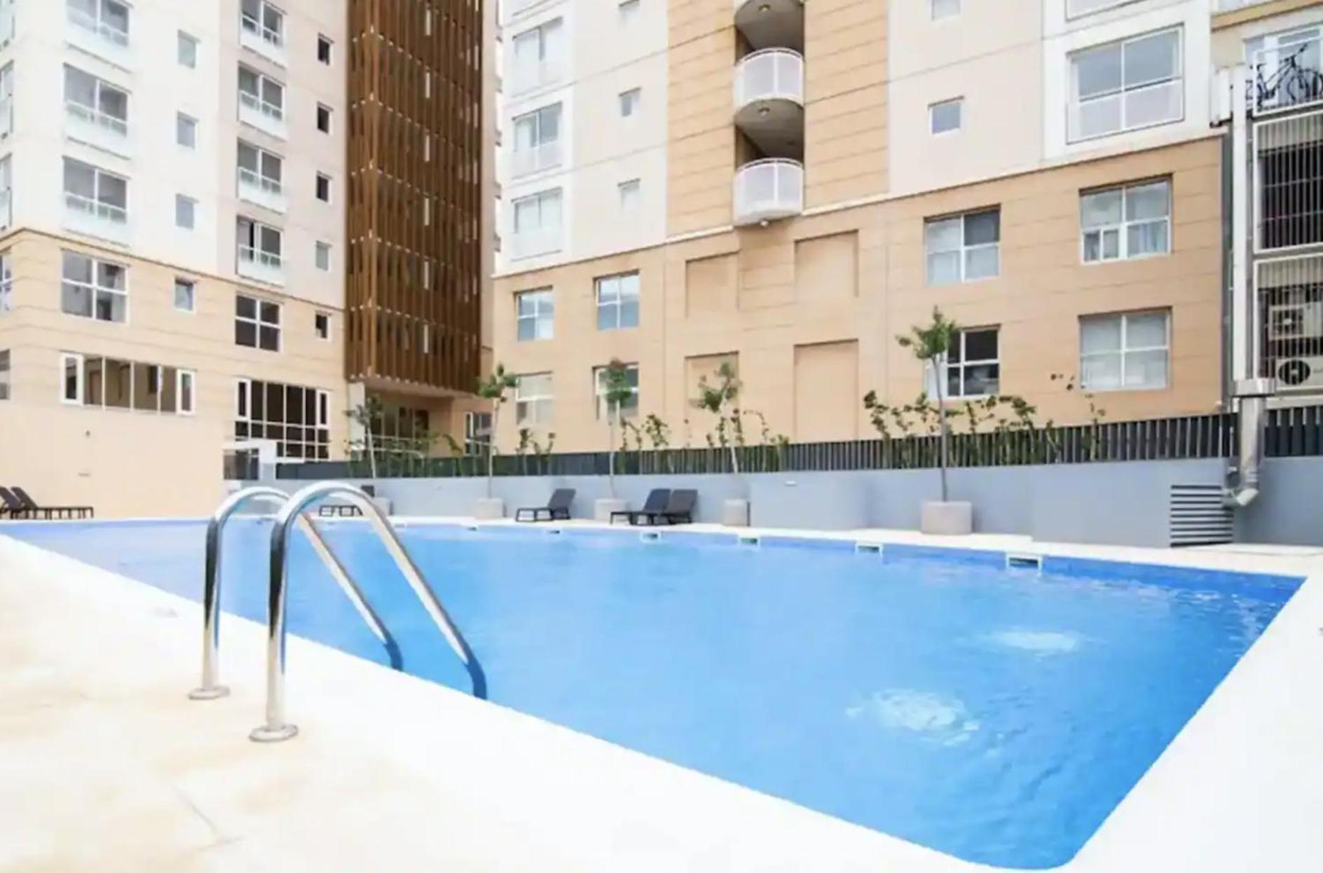 West One Studio Apartments 지브롤터 외부 사진