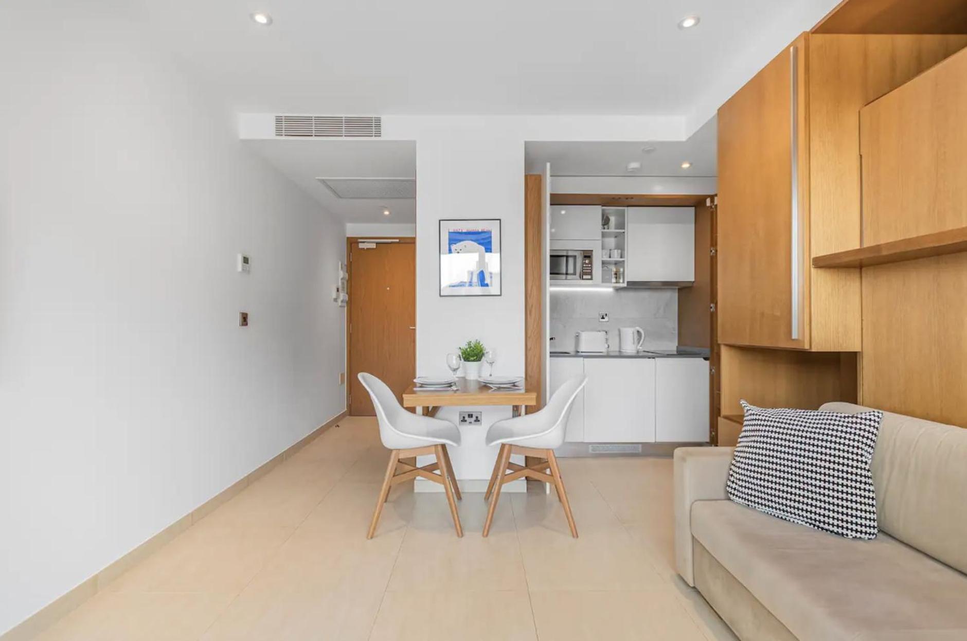 West One Studio Apartments 지브롤터 외부 사진