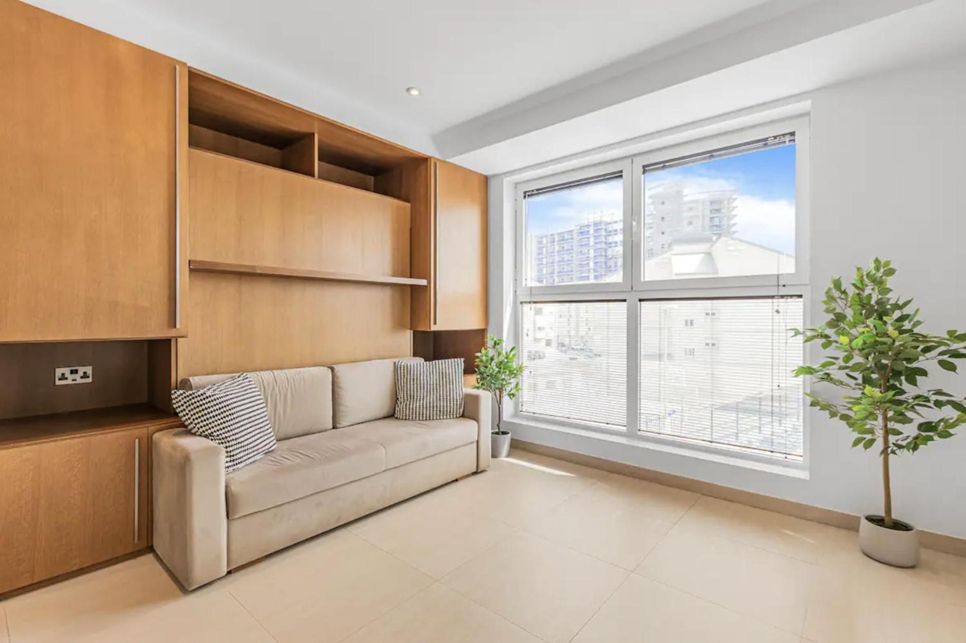 West One Studio Apartments 지브롤터 외부 사진