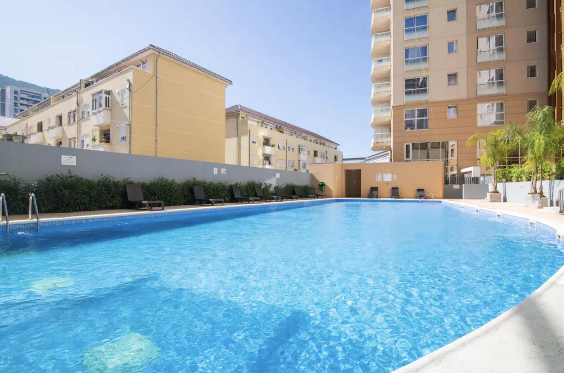 West One Studio Apartments 지브롤터 외부 사진